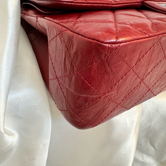 Chanel 2.55 Reissue Quilted Classic Double Flap Bag (Size 227) - Picture 5 of 16